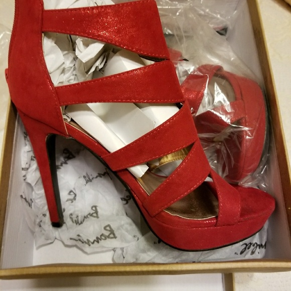 Heels - Picture 3 of 3